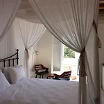 Avra Pahainas Pachaina