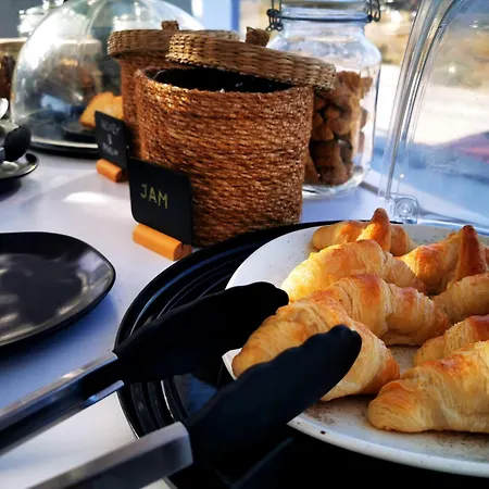 Avra Pahainas Apart Otel 4*