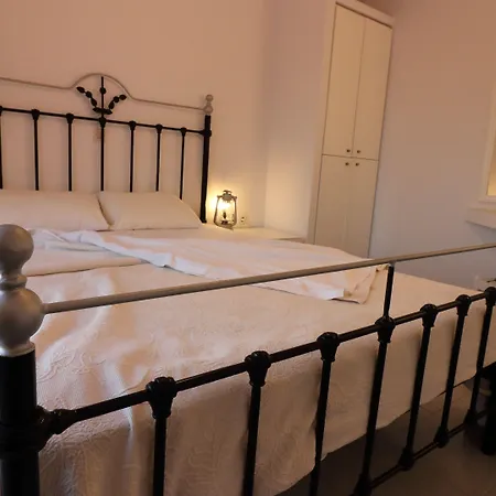 Avra Pahainas Apart Otel 4*